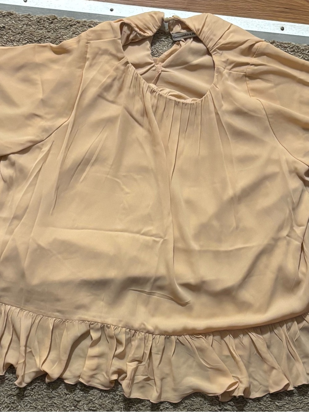 Abercrombie & Fitch Womens Lg NWOT Peach Ruffle-Hem Blouse - Lightweight Top